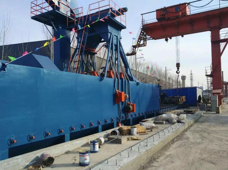 江蘇拋丸機(jī)除銹設(shè)備 通過式拋丸機(jī)適合用在哪些領(lǐng)域?價格怎么樣?