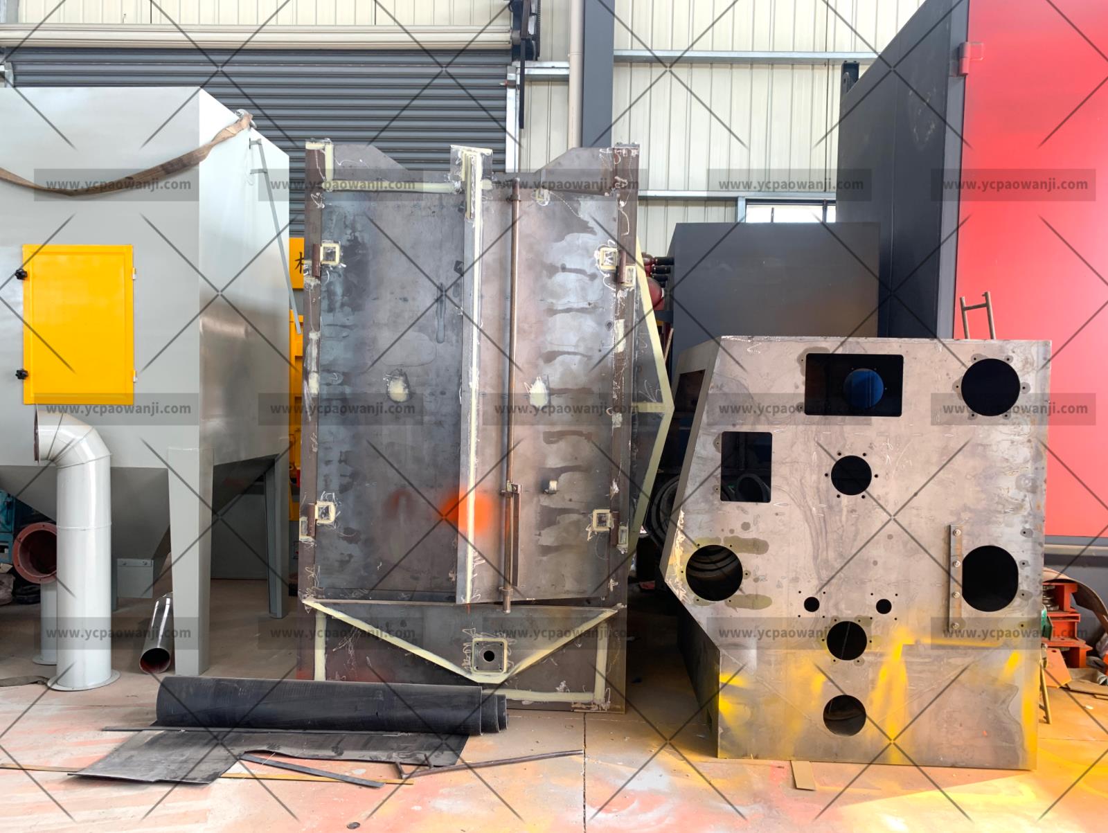 376吊鉤式拋丸機生產廠家拋丸機主機制作中，準備噴漆